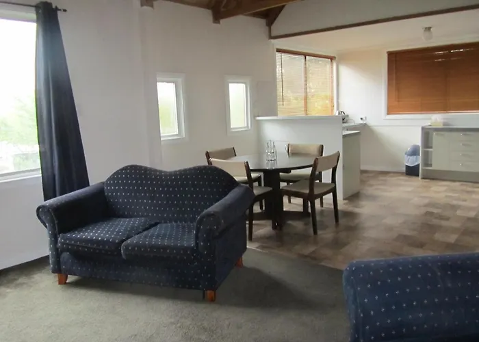 Acacia Cottage